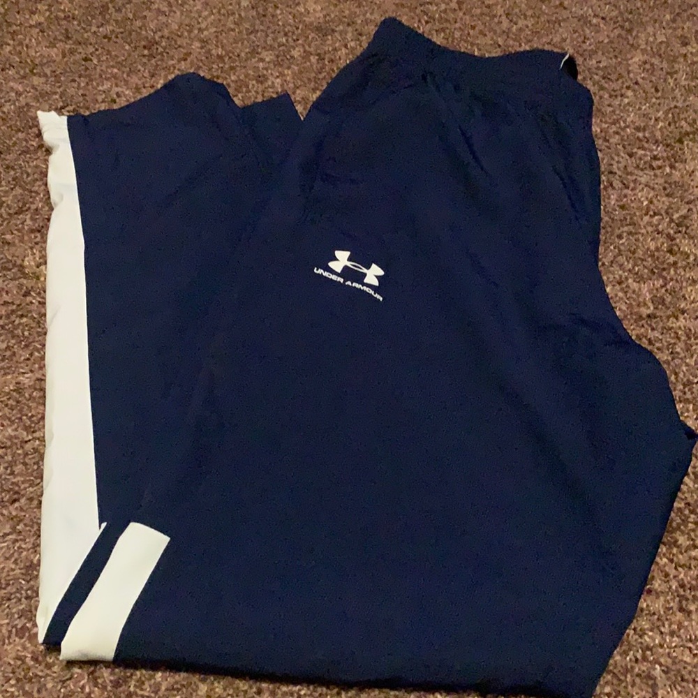 Men’s Under Armour workout pant, Large